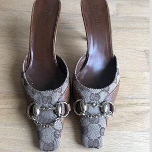 Gucci Canvas Slide heel with chain